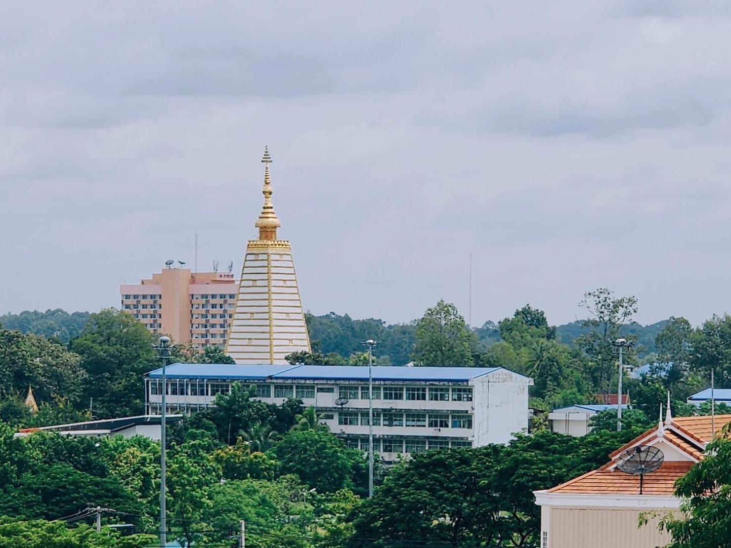 Nakara Hotel, Ubon Ratchathani Buitenkant foto